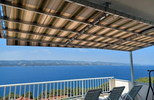 Ruskamen Apartment | Three bedroom apartment with terrace and sea view Lokva Rogoznica, Omiš (A-22069-c)