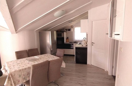 Supetarska Draga Apartment | Three bedroom apartment with terrace and sea view Supetarska Draga - Donja, Rab (A-2022-a)