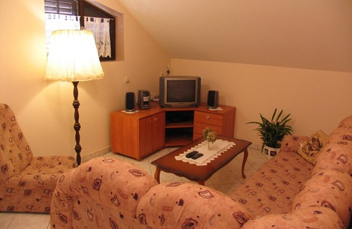 Supetarska Draga Apartment | Three bedroom apartment with balcony and sea view Supetarska Draga - Gonar, Rab (A-4999-c)