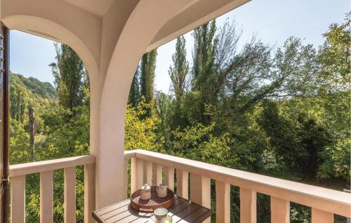 Blato na Cetini House | Three-Bedroom Holiday Home In Blato Na Cetini