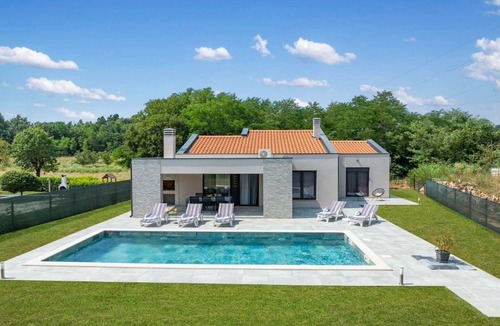 Santalezi Villa | Three Bedroom Villa with Swimming Pool