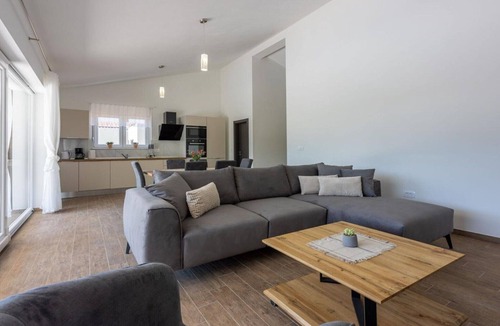 Brgod Villa | Three Bedroom Villa with Swiming Pool
