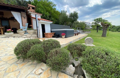 Supetarska Draga House | Tolles Ferienhaus in Supetarska Draga mit Garten by Interhome