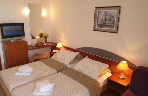 Omis Hotel | Tourist Settlement Brzet