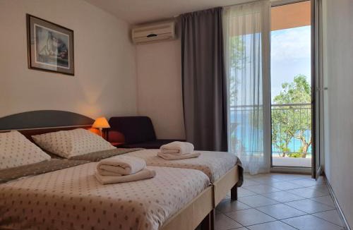 Omis Hotel | Tourist Settlement Brzet