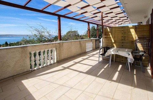 Starigrad Apartment | Tranquil Couple Retreat in Starigrad