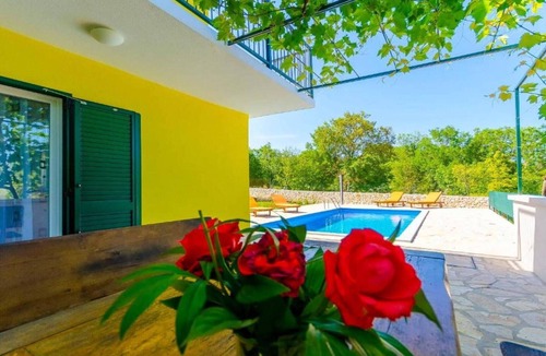 Primorski Dolac House | Tranquil Oasis Holiday Home Primorski Dolac with Pool - Three Bedroom Holiday Home with Pool