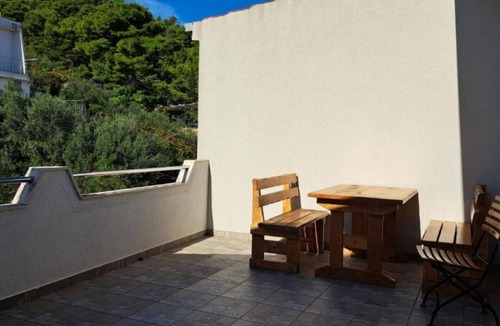 Stomorska Apartment | Two Bedroom Apartment With Terrace (Novi)