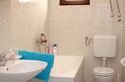 Lokva Rogoznica Apartment | Two bedroom apartment with terrace and sea view Lokva Rogoznica, Omiš (A-4819-a)