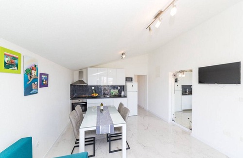 Kastel Novi Apartment | Two Bedroom Apartment with Balcony