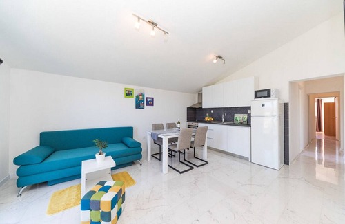 Kastel Novi Apartment | Two Bedroom Apartment with Balcony
