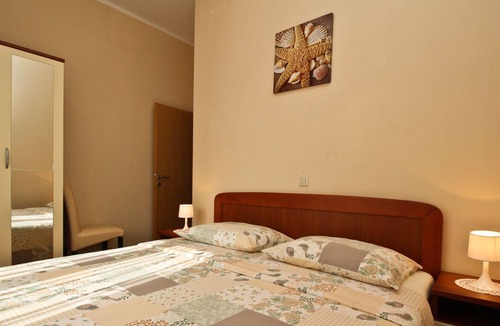 Soline Apartment | Two-bedroom Apartment 200m from Sea