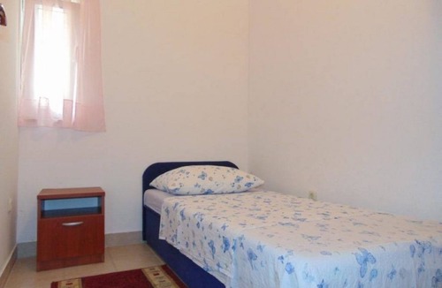 Donje Selo Apartment | Two bedroom apartment with terrace and sea view Cove Donja Kruščica - Donja Krušica, Šolta (A-17064-a)