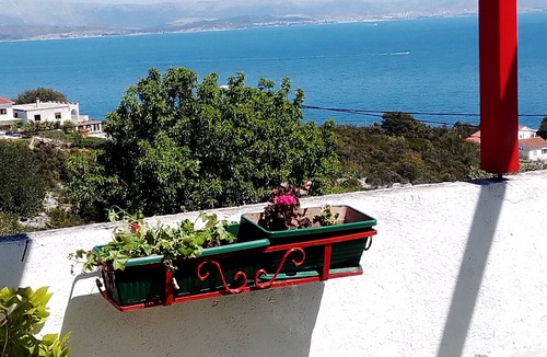 Grohote Apartment | Two bedroom apartment with terrace and sea view Grohote, Šolta (A-23166-a)