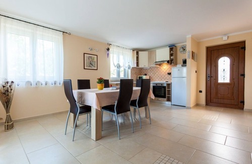 Porat Apartment | Two bedroom apartment with terrace Porat, Krk (A-19272-a)