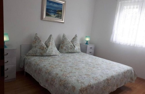 Milovcici Apartment | Two bedroom apartment with terrace Milovcici, Krk (A-22553-a)