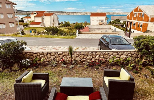 Vidalici Apartment | Two bedroom apartment with terrace and sea view Vidalići, Pag (A-24330-a)