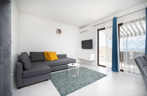 Povljana Apartment | Two bedroom apartment with terrace and sea view Povljana, Pag (A-224-b)