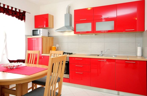 Vinisce Apartment | Two bedroom apartment with terrace Vinišće, Trogir (A-10008-b)