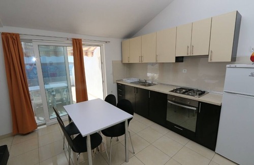 Kustici Apartment | Two bedroom apartment near beach Kustići (Pag) (A-4086-e)