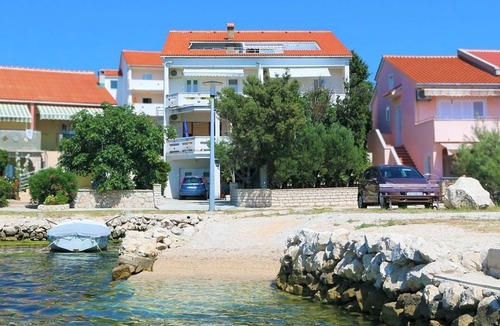 Kustici Apartment | Two bedroom apartment near beach Kustići (Pag) (A-4086-e)