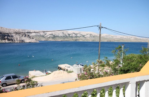 Metajna Apartment | Two bedroom apartment near beach Metajna, Pag (A-6352-c)