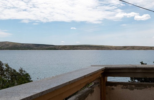 Vidalici Apartment | Two bedroom apartment near beach Vidalići, Pag (A-6519-d)