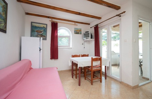 Vidalici Apartment | Two bedroom apartment near beach Vidalići, Pag (A-6519-e)