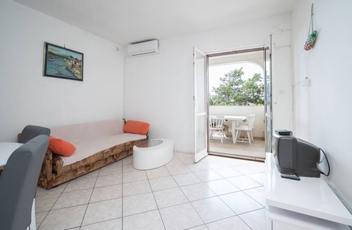 Vidalici Apartment | Two bedroom apartment near beach Vidalići (Pag) (A-6519-f)