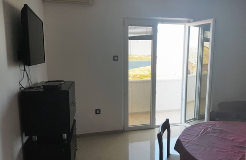 Zubovici Apartment | Two bedroom apartment with a swimming pool Zubovići, Pag (A-9365-c)