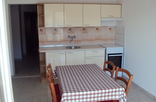 Metajna Apartment | Two bedroom apartment with terrace and sea view Metajna, Pag (A-12443-a)