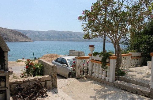 Metajna Apartment | Two bedroom apartment near beach Metajna, Pag (A-6352-b)