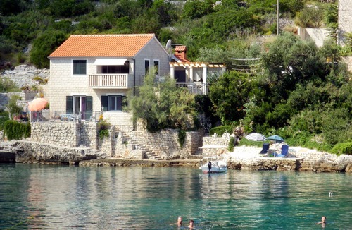 Donje Selo Apartment | Two bedroom apartment near beach Cove Donja Kruščica - Donja Krušica, Šolta (A-11146-a)