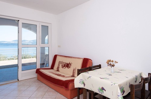 Putnikovic Apartment | Two bedroom apartment near beach Cove Pještata (Pelješac) (A-12381-b)
