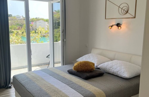 Potocnica Apartment | Two bedroom apartment near beach Potočnica, Pag (A-222-b)