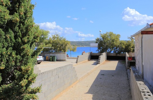 Sevid Apartment | Two bedroom apartment near beach Sevid, Trogir (A-4286-c)