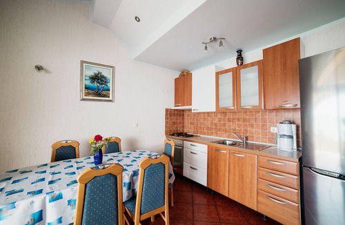 Selce Apartment | Two bedroom apartment near beach Selce (Crikvenica) (A-2364-a)