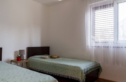 Maslinica Apartment | Two bedroom apartment near beach Maslinica, Šolta (A-775-a)