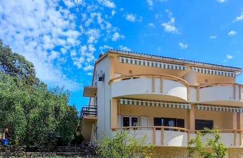 Lun Apartment | Two bedroom apartment near beach Cove Mulobedanj, Pag (A-6275-b)