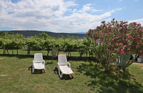 Supetarska Draga Apartment | Two bedroom apartment near beach Supetarska Draga - Gonar, Rab (A-18650-c)