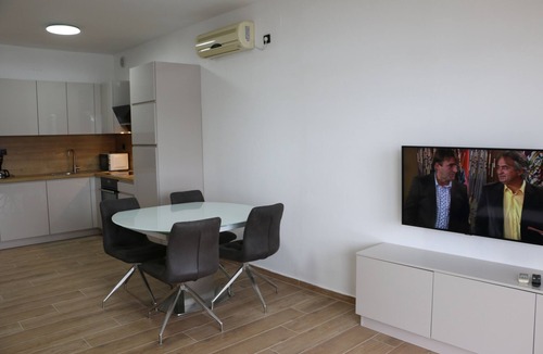 Supetarska Draga Apartment | Two bedroom apartment near beach Supetarska Draga - Gornja (Rab) (A-11579-b)