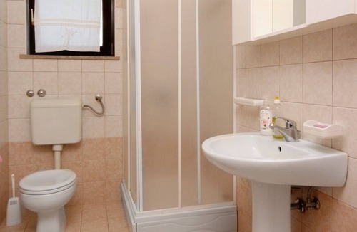 Tribulje Apartment | Two bedroom apartment with terrace and sea view Tribulje, Krk (A-5438-a)