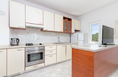 Necujam Apartment | Two bedroom apartment with terrace and sea view Nečujam, Šolta (A-8691-a)