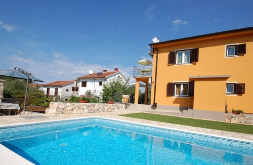 Marsici Apartment | Two bedroom apartment with shared pool and gym