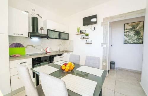 Novalja Apartment | Two bedroom apartment with a swimming pool Novalja, Pag (A-211-a)