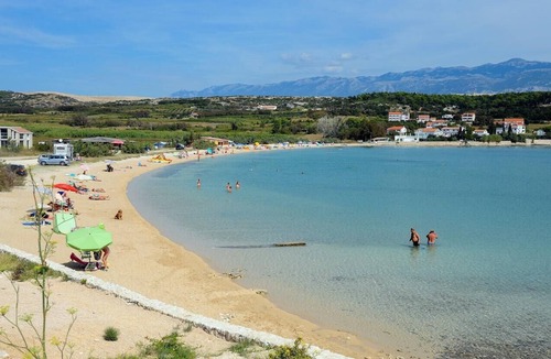 Caska Apartment | Two bedroom apartment with a swimming pool Caska, Pag (A-4109-a)