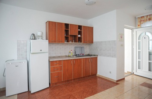 Caska Apartment | Two bedroom apartment with a swimming pool Caska, Pag (A-4109-b)