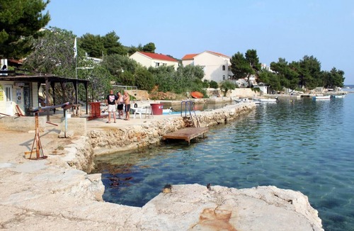 Stara Novalja Apartment | Two bedroom apartment with terrace and sea view Stara Novalja, Pag (A-6319-a)