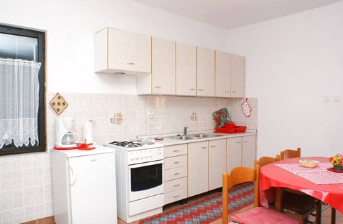 Mandre Apartment | Two bedroom apartment with terrace Mandre, Pag (A-523-b)