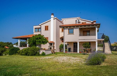 Rogocana Apartment | Two bedroom apartment with terrace and sea view Presika, Labin (A-11656-a)